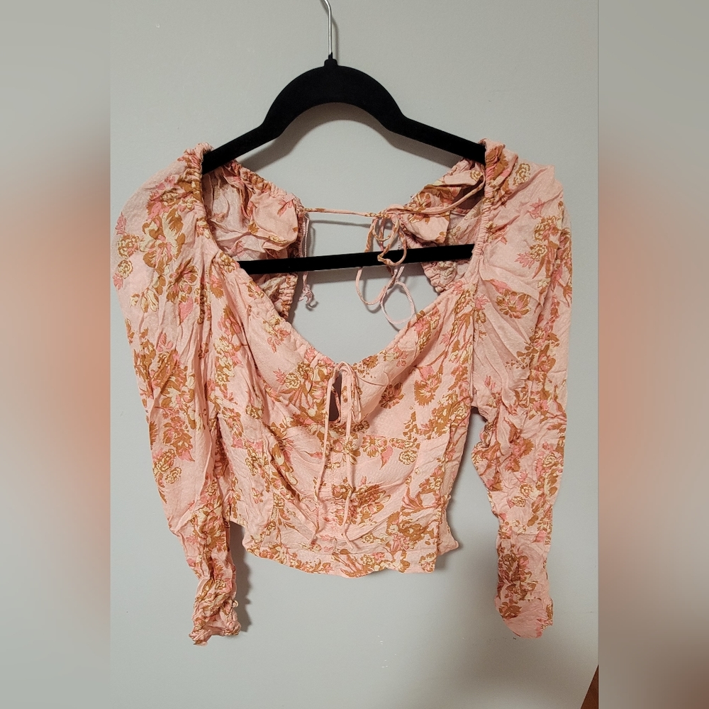 LG/NWT FREE PEOPLE CROPED TOP!!❤️